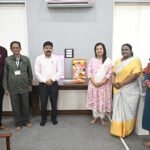 🛑जिल्हाधिकारी कार्यालयात संत गुलाबराव महाराज जयंतीनिमित्त अभिवादन.