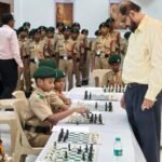 🛑भोसले सैनिक स्कूलमध्ये सायमल्टेनिअस चेस प्ले; १०५ विद्यार्थ्यांनी शरद वझे यांच्यासोबत खेळला बुद्धीबळाचा डाव..