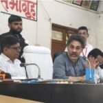 🛑कामचुकार अधिकाऱ्यांना मेमो काढा; पाणीटंचाई आढावा बैठकीत आमदार निलेश राणे आक्रमक बोलले.